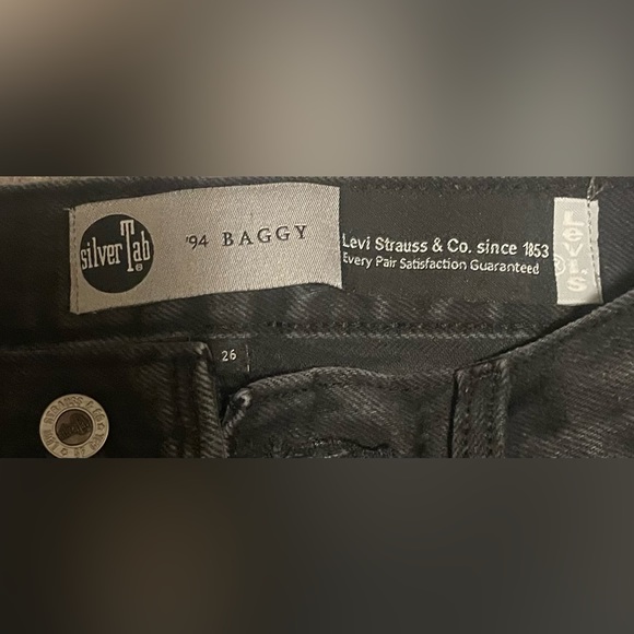 NWOT Levi’s ‘94 Baggy Jeans - Picture 2 of 2